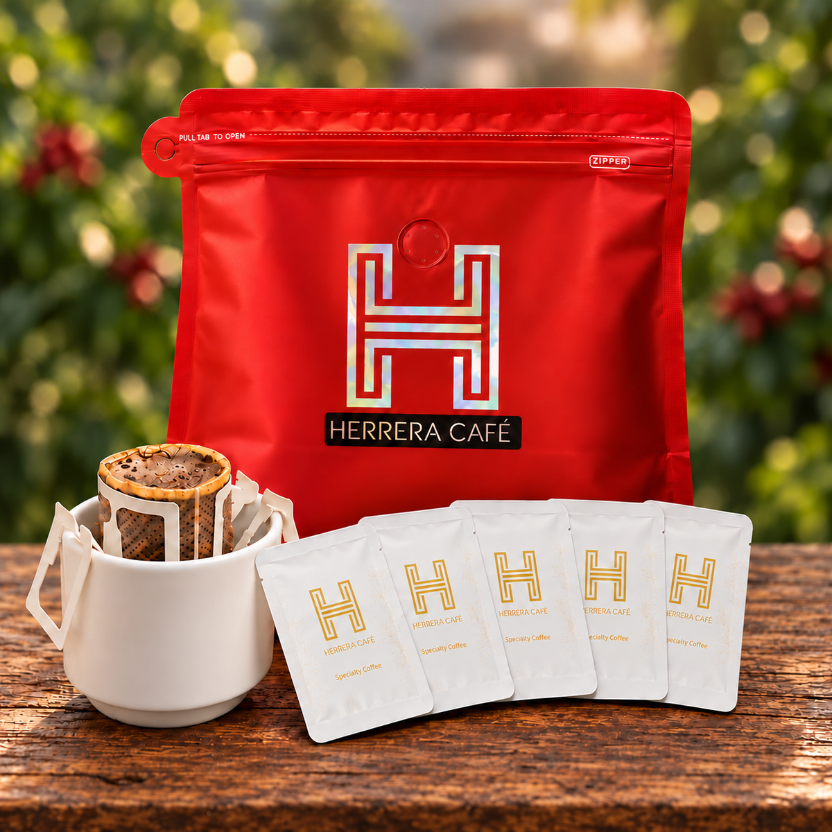 Combo Bourbon Rosado: bolsa de 450 g y cinco sobres de drips; taza con drip abierto como muestra de uso